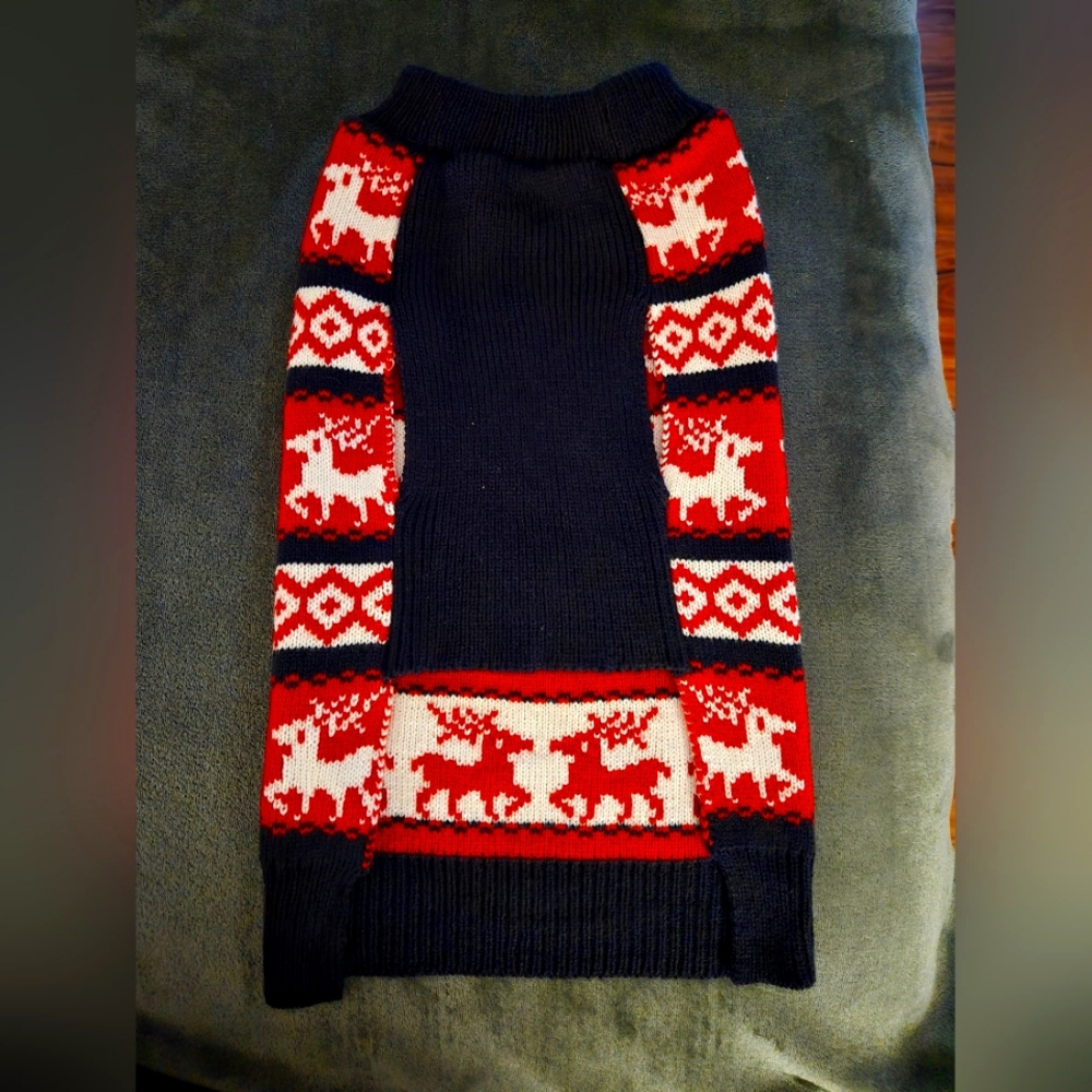 NWTT Medium Dog Holiday Sweater